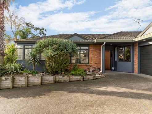 24 Araminta Place, Beachlands