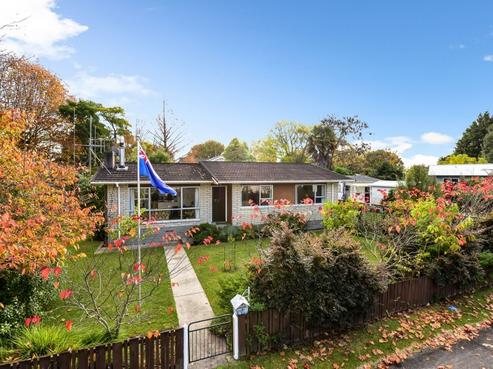 1 Thomas Place, Leamington