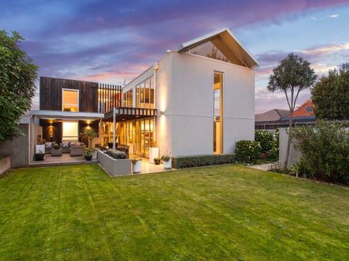 35 Thornycroft Street, Fendalton