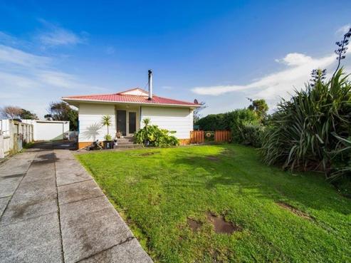 13 Hughson Place, Opunake