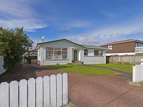 5 Bodi Place, Te Atatu South