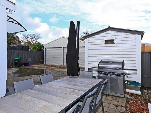 913 Willowpark Road North, Mayfair
