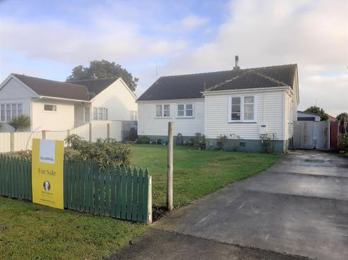 806 Kowhai Street, Mahora