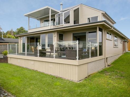 54 Rawhira Road, Lake Taupo (East)