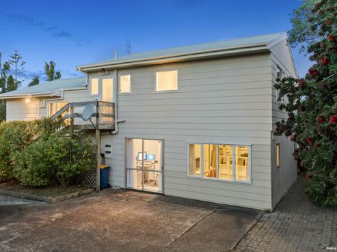 2/13 Aralia Road, Sunnynook