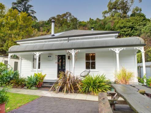 13 Main Street, Napier Hill