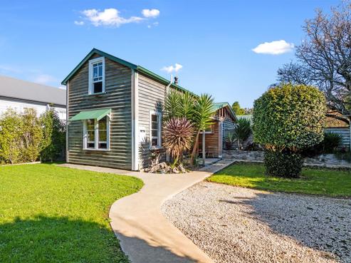 95 Commercial Street, Takaka