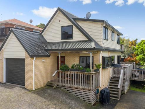 253C Royal Road, Massey