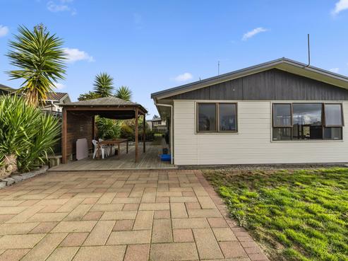 31 Owhatiura Drive, Lynmore