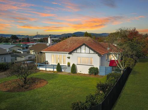 150 Clayton Road, Mangakakahi
