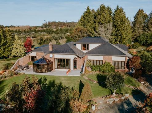 283 Parsons Road, Weston