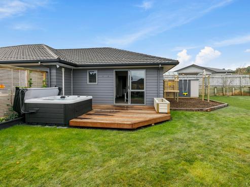 2 Diamond Grove, Brown Owl