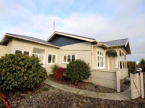 443 Queens Drive, Windsor