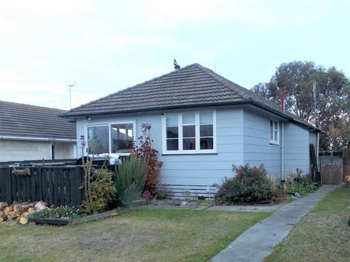 23 Old North Road, Marchwiel