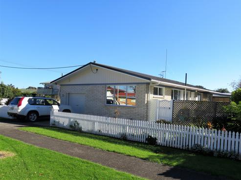 211 Robert Street, Thames