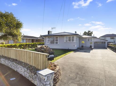 9 Cleveland Street, Bader