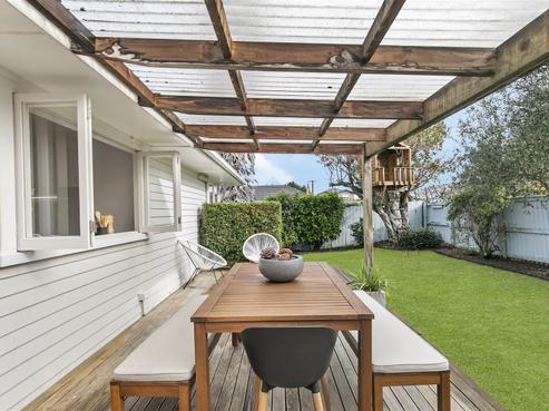 17 Kotuku Street, Te Atatu Peninsula