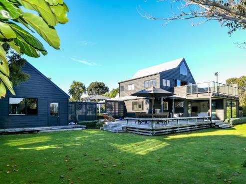 1150 South Road, Oakura