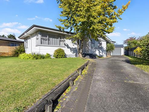 6 Splitt Avenue, Glenview
