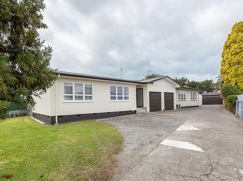 51A Exeter Crescent, Pirimai