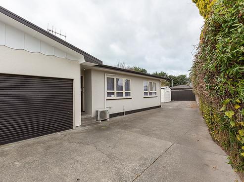 51B Exeter Crescent, Pirimai