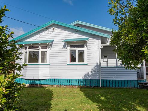 10 Bernard Street, Avenues