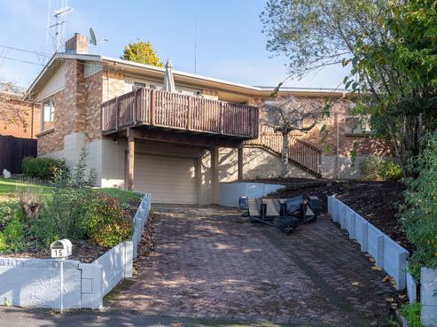 15 Acacia Crescent, Glenview