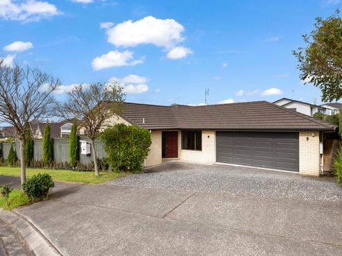 8 The Ritz, Orewa