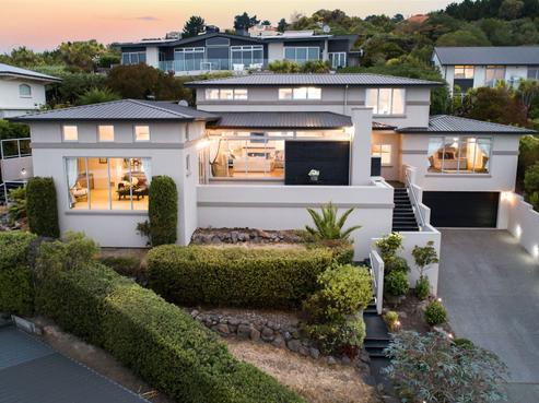 2 Serenata Lane, Redcliffs