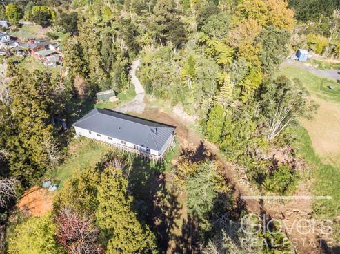 8 Duffy Road, Waitakere