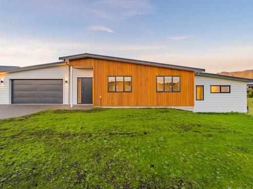 21 Ferndale Drive, Waikanae