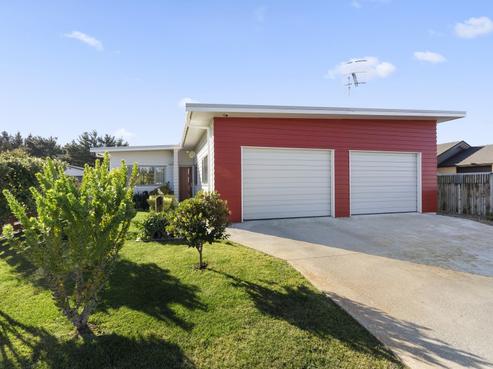 20 Sandown Avenue, Himatangi Beach