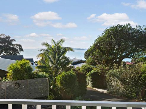 7 The Glade, Algies Bay