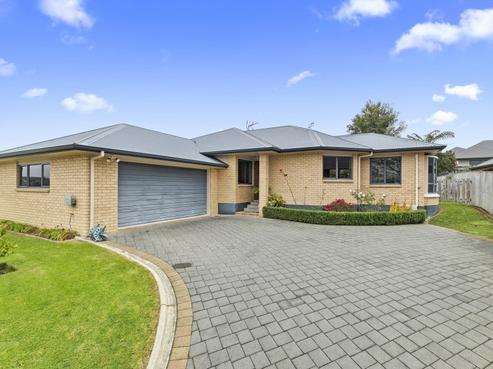 70 Wiltshire Drive, Huntington