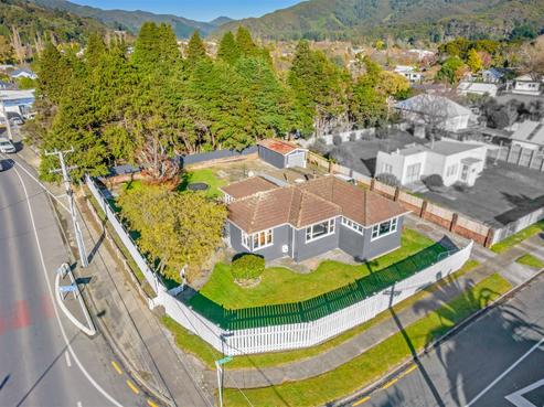 1 Rowe Parade, Wainuiomata