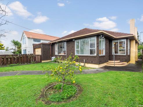 85 Old Lake Road, Narrow Neck