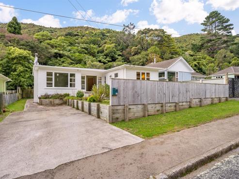 31 Sunny Grove, Wainuiomata
