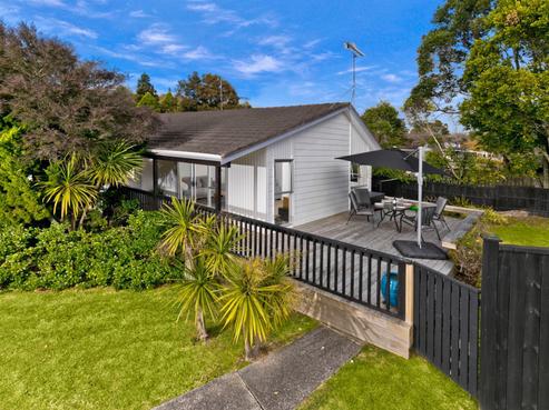 1/16 Scarlock Avenue, Browns Bay