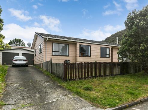 2 Penlington Place, Karori