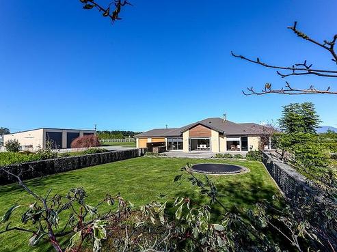 70 Kairau Road East, Waitara
