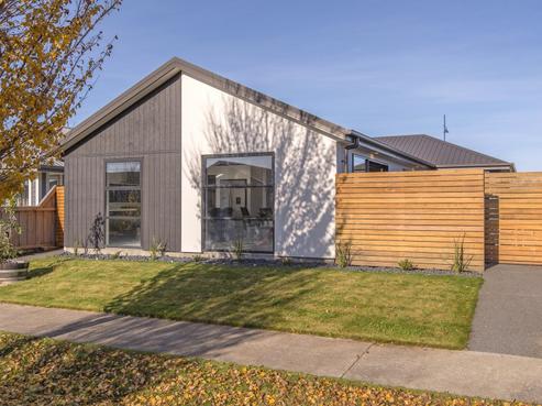 67 Mary Ellen Street, Pegasus