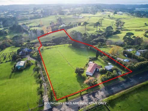 55 Lloyd Road, Riverhead