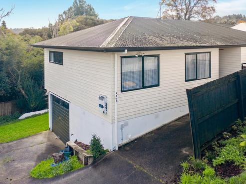 2/11 Roseneath Place, Birkdale