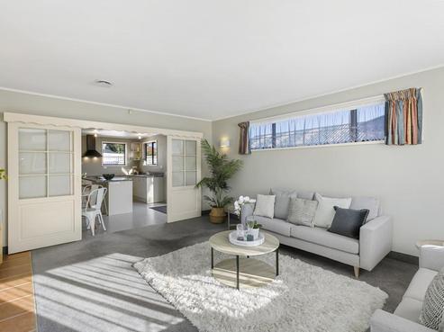 3 Holyoake Crescent, Avalon