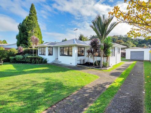 2 James Place, Opaheke