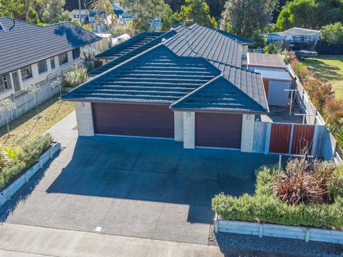 24 Sandown Avenue, Himatangi Beach