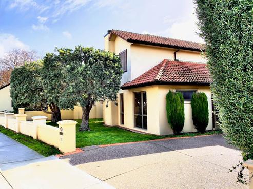 25 Oakwood Grove, Eastern Beach