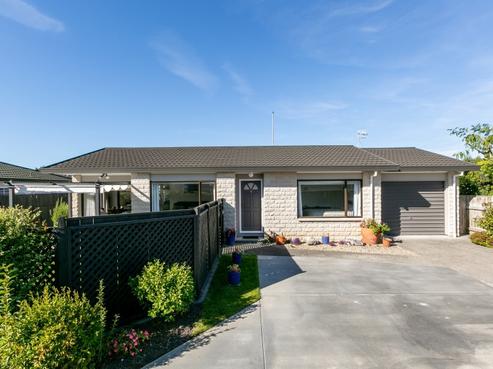 2/7 Gebbie Road, Taradale