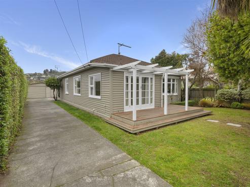 96 Birdwood Avenue, Beckenham