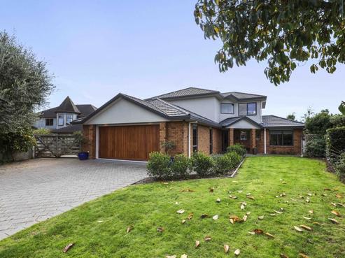 4 Helmsdale Court, Huntington